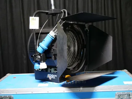 2件套 ARRI True Blue ST5 5kW 阶梯透镜聚光灯