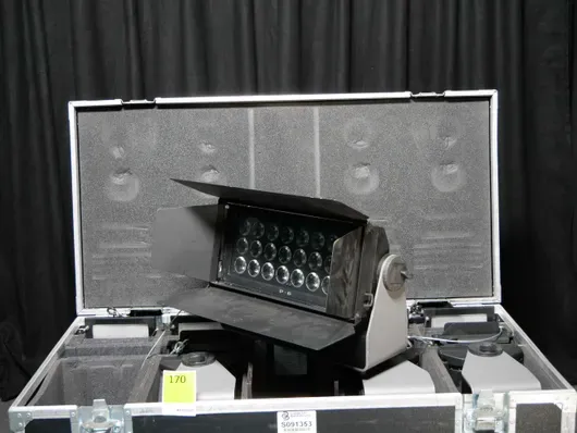 SGM P6 LED 户外泛光灯 4 件套，带箱