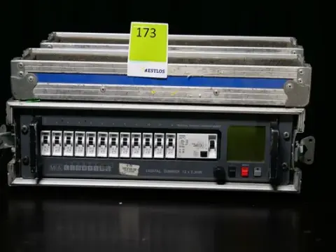 MA Lighting dimmer 12x 2,3 kW çantada