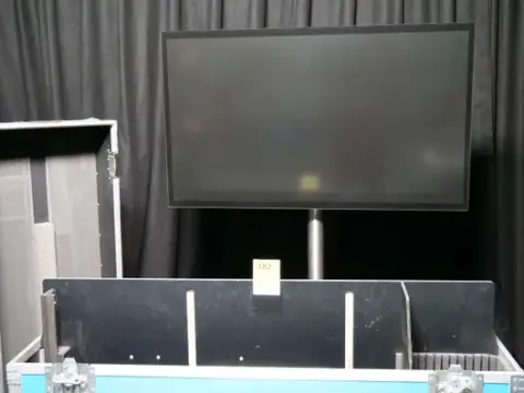 NEC P463 PCAP HD display touch 46"