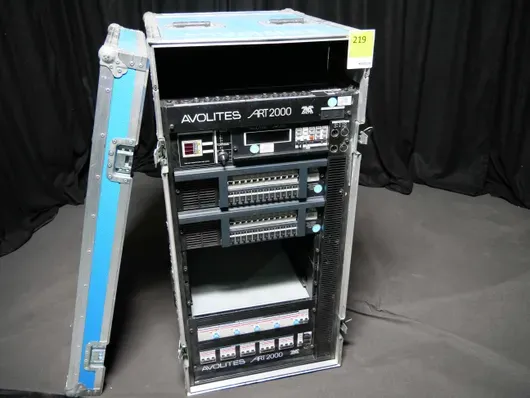 Avolites Art 2000 24x dimmerrack inkl. patchkabel