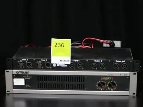 Yamaha XH200 analog güç amplifikatörü, patch panel