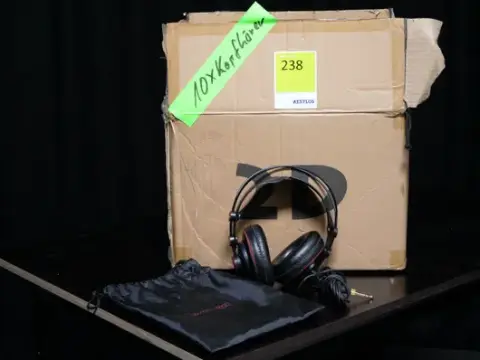 10 adet Superlux HD 681 2X32 OHMS kulaklık, saklama çantasında