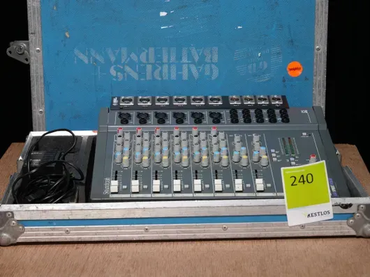 Soundcraft Spirit Folio 10/2 case içinde