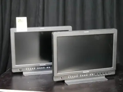 2'li set önizleme monitörü 17" Panasonic BT-LH1700WE