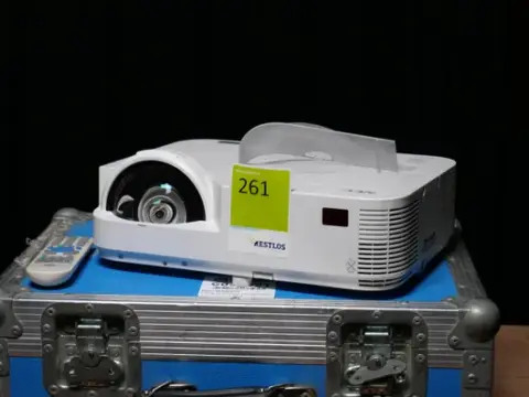 NEC M352WS 1 çipli DLP kısa mesafe projeksiyon cihazı, kasasında