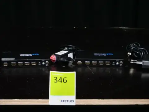 2 adet Purelink PT-SP-HD14-HDR 4K HDMI dağıtıcı 1>4