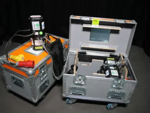 طقم من 4 قطع رافعة سلسلة بمحرك CM Prostar 250/2 BGV-D8+ سعة 250 كغ