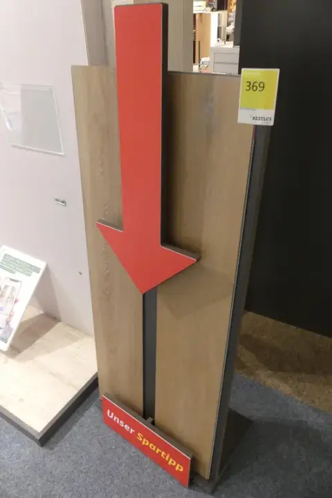 Reklam standı