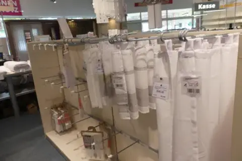 Ürün rafı, içerikli