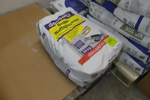 1 buc. spatulă super adezivă