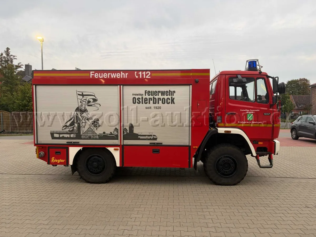 1辆罐式消防车 TLF 16/25 Tr - Mercedes-Benz 917 AF，Ziegler 上装