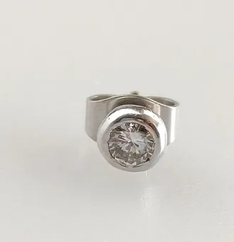 1 pendiente de oro blanco con diamante