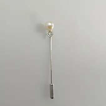 金色领带别针，带珍珠和钻石，14K。