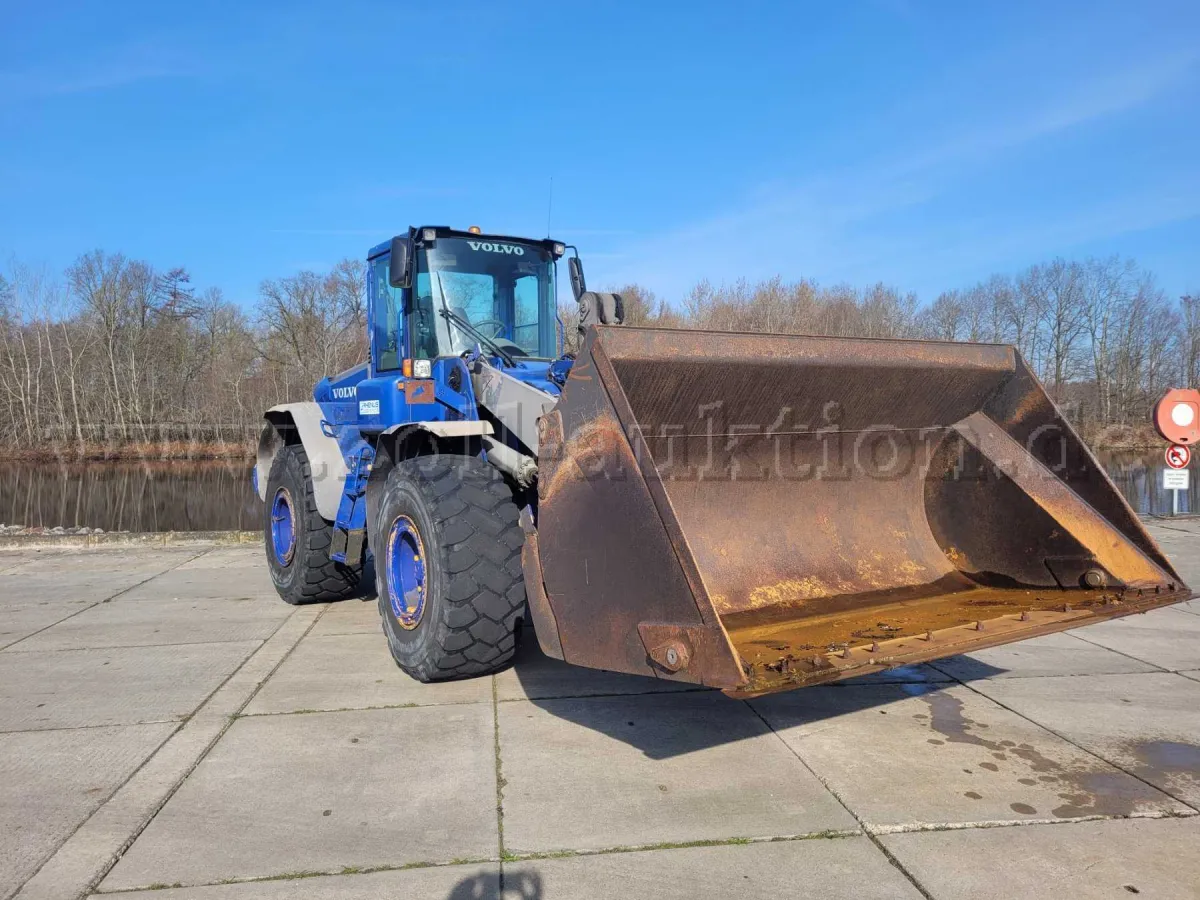 1 Volvo wheel loader type L110E with 7,473 operating hours