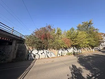 Terreno con edificio esistente e potenziale di sviluppo – Dresda