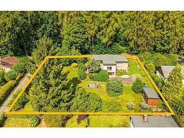 森林边缘带精心打理花园的平房式住宅 – 霍恩施泰因-恩斯特塔尔