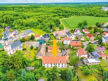 Багатоквартирний будинок, поділений на 8 квартир у власності – Борна