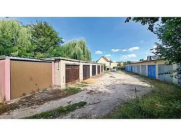 Garagekompleks – Lucka