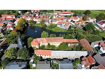 Історичний маєток під охороною пам'яток – Лаусніц біля Нойштадта-на-Орлі
