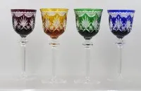 优雅的罗马式或水晶葡萄酒杯，彩色套色玻璃，由Dorotheenhütte Wolfach传统手工制作