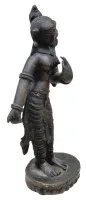 Figurine en bronze d'une divinité féminine, probablement Inde, 19e siècle, modelée avec une main levée, H 13,5 cm, patine d'âge