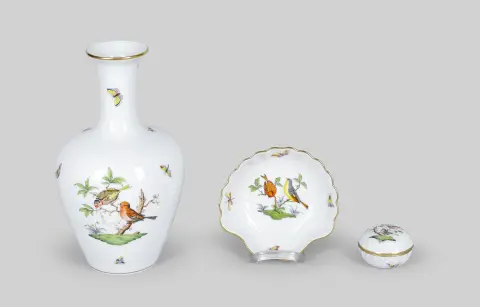 Herend, Rothschild, som: vase, H = 28 cm, muslingskål, L = 14 cm og dåse, D = 7 cm (42228-4)