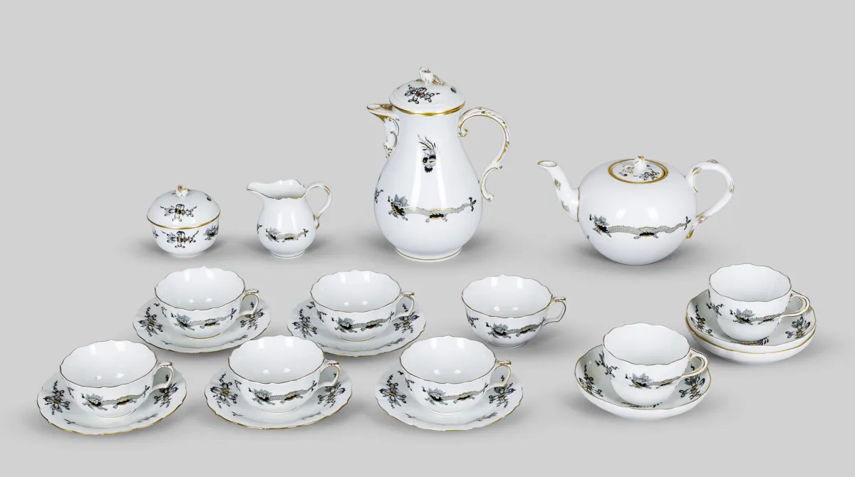 Kaffe-/te-stel-dele, Meissen (1. værk), Sort rig hofdrage