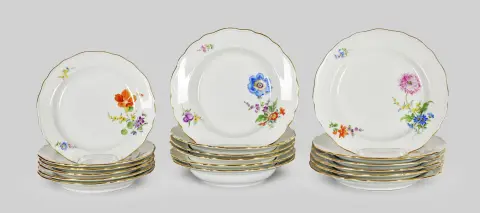 Meissen (1. sortering), markblomst, skråt malet, som: hver seks forret-, dybe og menu tallerkener