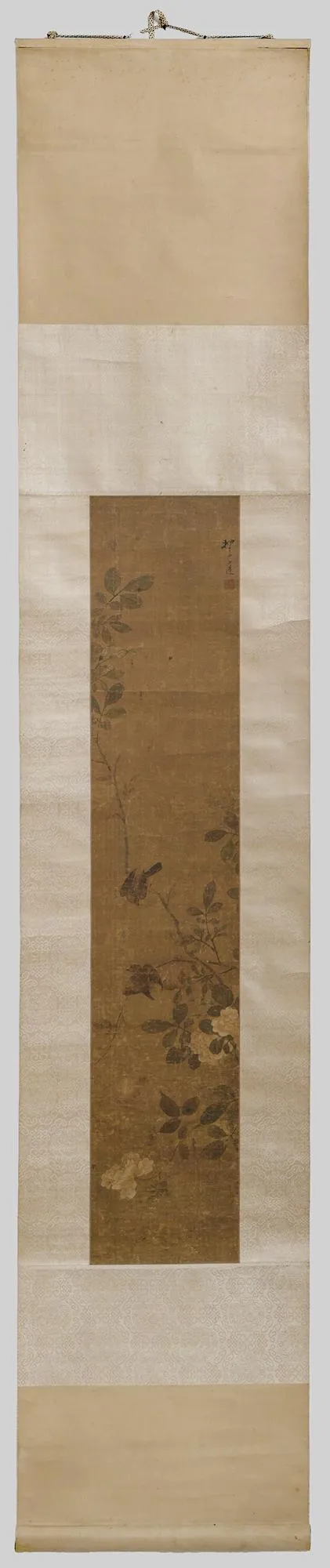 中国19世纪卷轴画《梁丘花鸟》,111 x 22厘米或215 x 42厘米,已修复,泛黄,有折痕