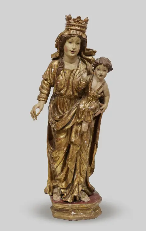 Træfigur, barokstil, »Maria med Kristusbarnet«, malet og forgyldt, H = 115 cm, ufuldstændig, afskalninger, revner