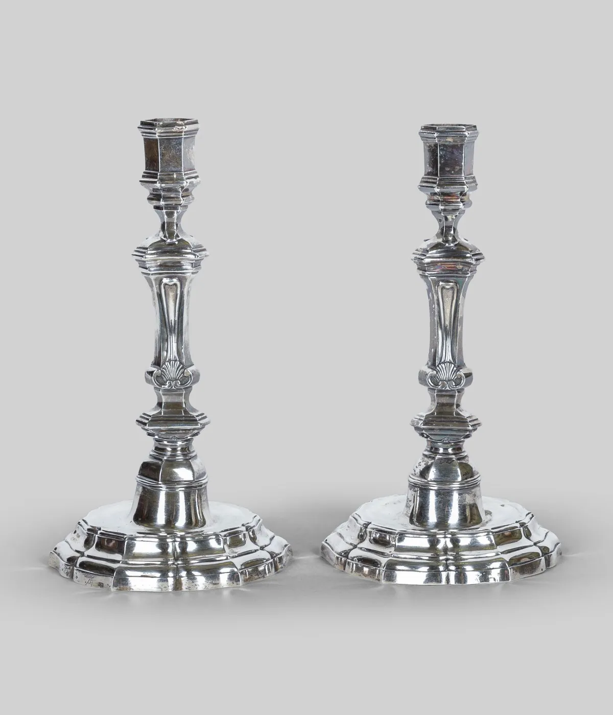 Paar tafelkandelaars, zilver