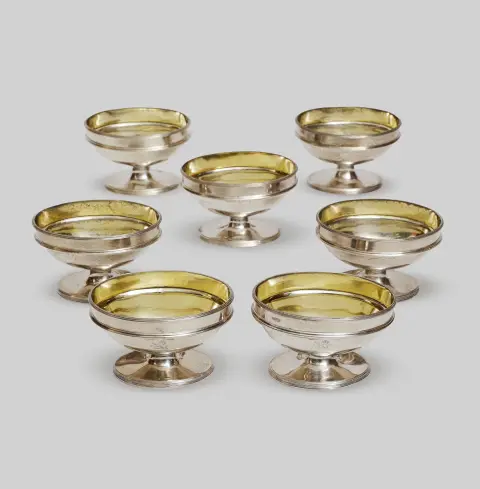 Sept coupelles à épices, argent sterling