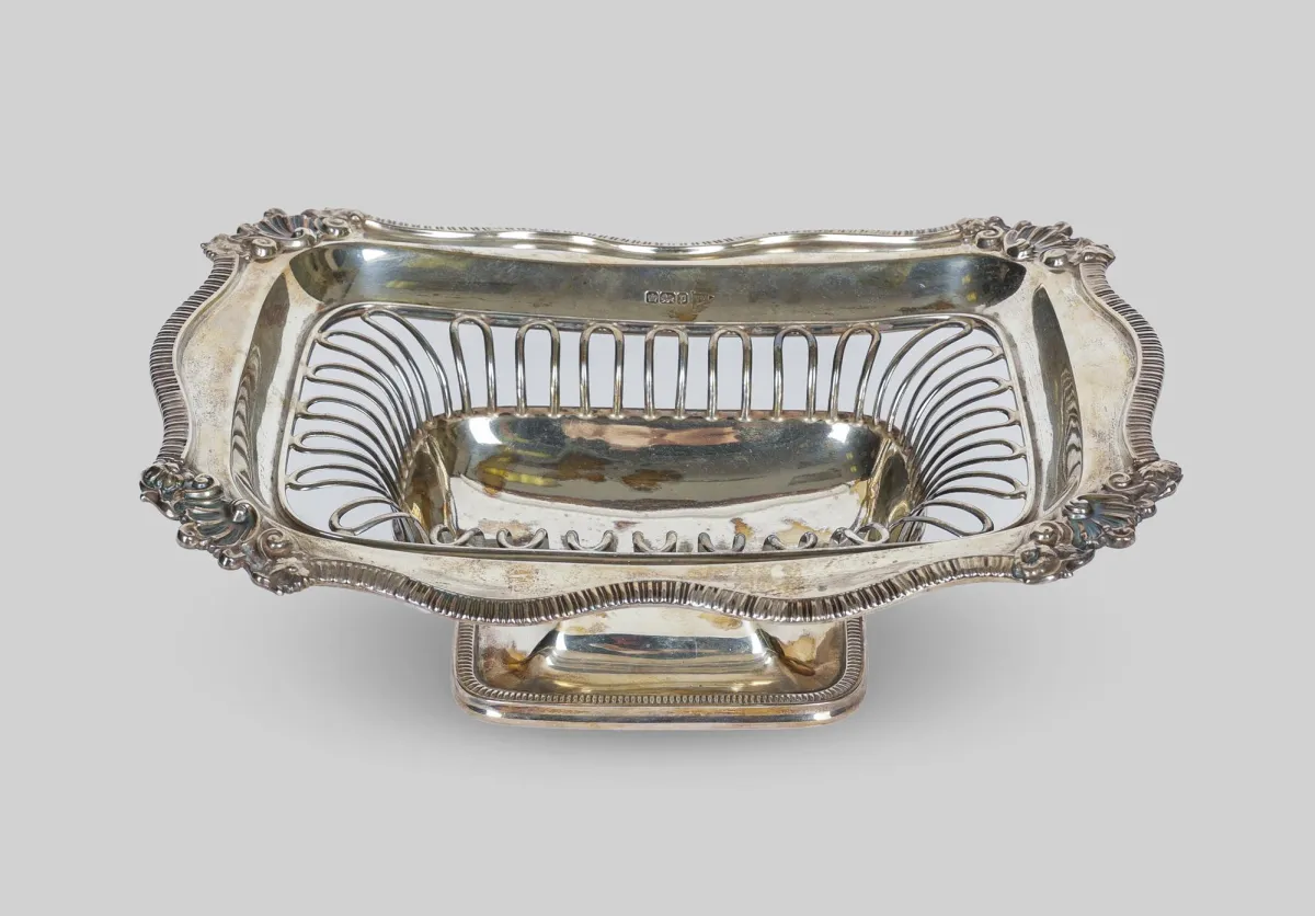 Coppa su piede, argento sterling
