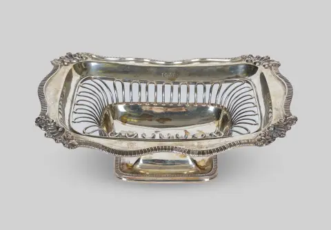 Coupe sur pied, argent sterling, Sheffield 1907, Walker & Hall, coupe ajourée, L 26 cm