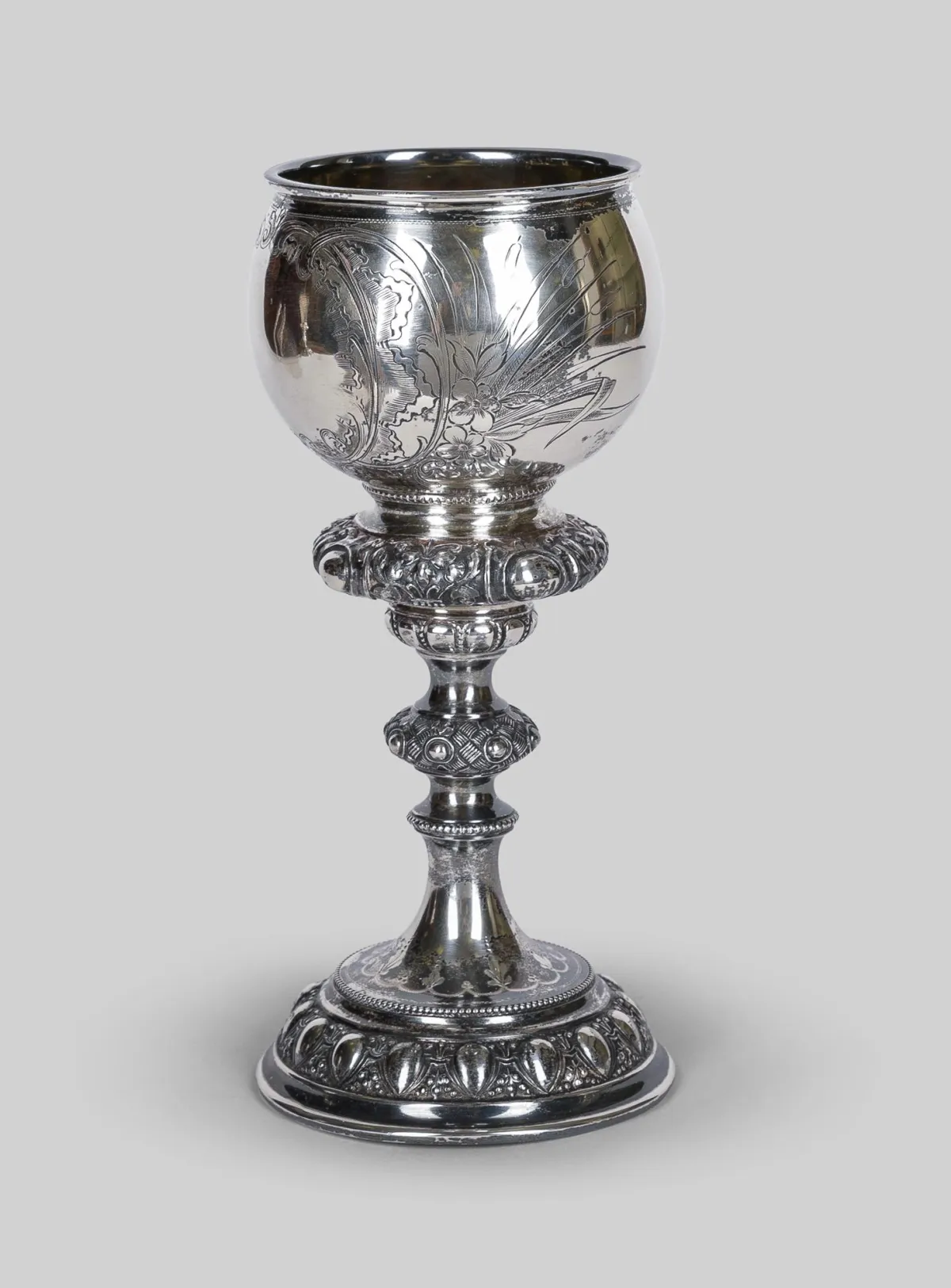 高脚杯，三号银，维也纳，Vincenz Carl Dub（1852-1924），花卉雕刻留白，杯柄浮雕装饰，内镀金磨损，高 = 22…