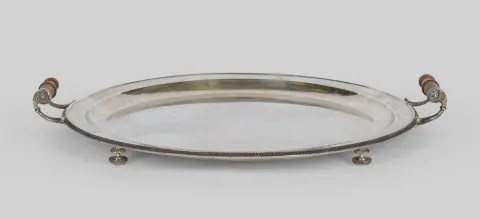 Plateau sur quatre pieds ornementés, argent sterling
