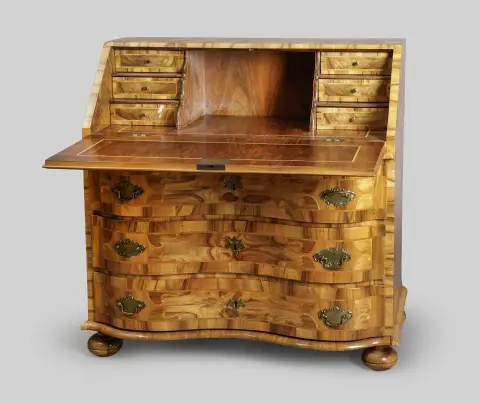 Secrétaire, style baroque, bois de noyer, incrustations ornementales, 109 x 107 x 59 cm, restauré, ajouts, rayures, une poignée manquante