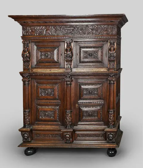 Armoire de façade, baroque, chêne, sculptures rapportées