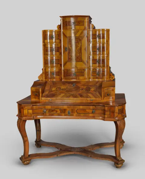 Secrétaire tabernacle sur pieds, style baroque