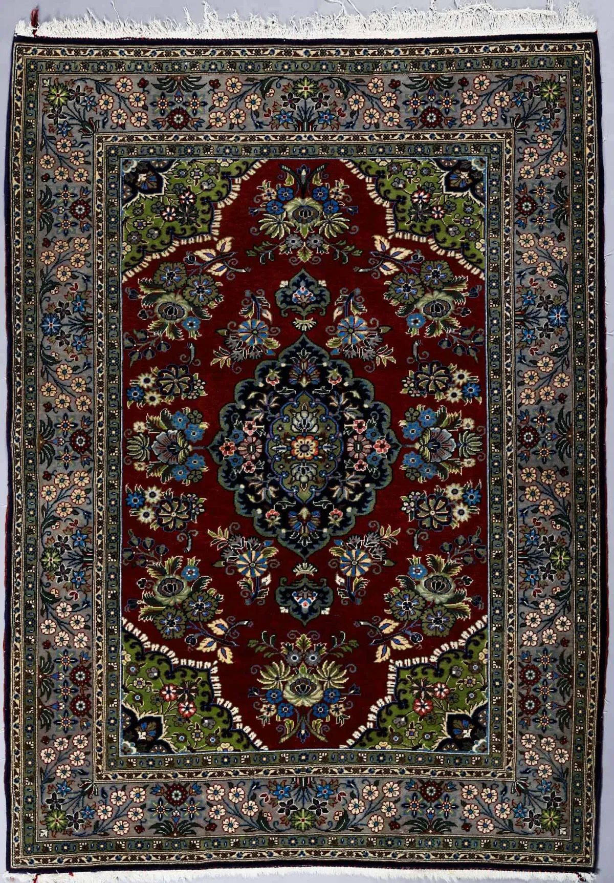 Ghom，154 x 107 厘米，缩短，边缘损坏（42104-29）