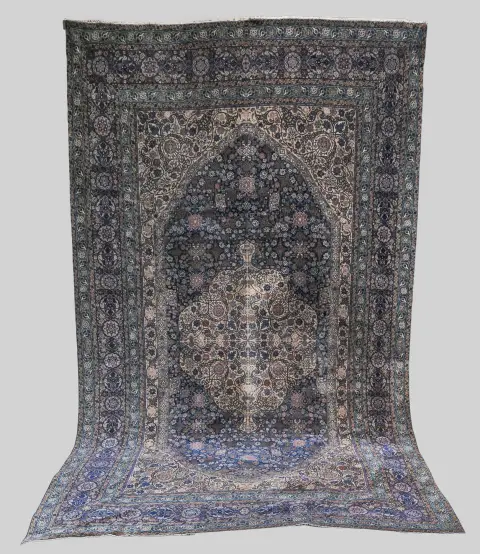 Tebriz, 656 x 430 cm, kısmen aşınmış, kenar hasarları, lekeli