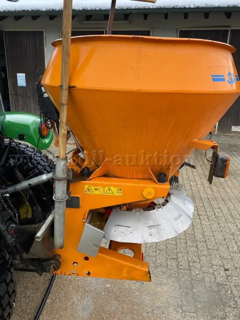 1 tuz serpme makinesi Rauch SA 360