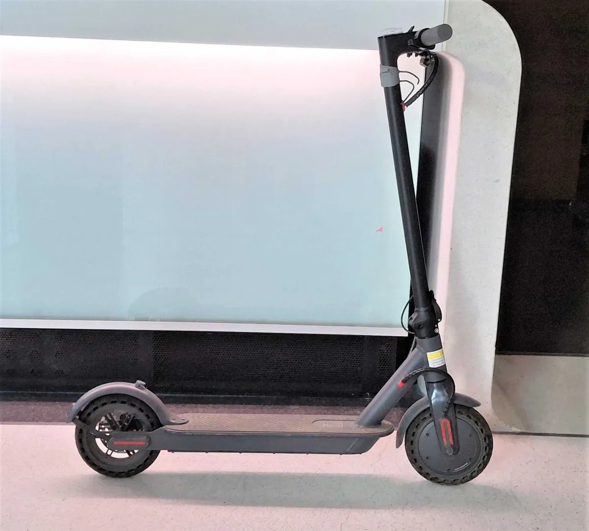 1 e-scooter AOVO Electro-Scooter model M1Pro 8.5" tyres