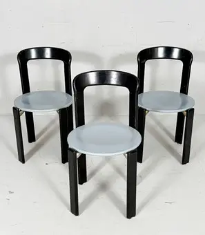 BRUNO REY. طقم من 3 كراسي / كراسي طعام من Bruno Rey، طراز 'Rey Chair 33'، خشب الزان، سبعينيات القرن العشرين، ألمانيا.