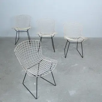 هاري بيرتوا. Knoll International. طقم كراسي / كراسي طعام، موديل 420، Side Chair / Bertoia Chair، تصميم من الخمسينيات.