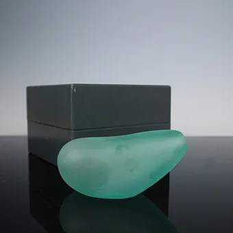 فيليب ستارك لصالح Daum، مزهرية «Un tout petit Vase, pour une toute petite Fleur»، تصميم 1988.