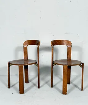 BRUNO REY. طقم من مقعدين / كرسيي طعام من Bruno Rey، طراز 'Rey Chair 33'، خشب الزان، السبعينيات، ألمانيا.