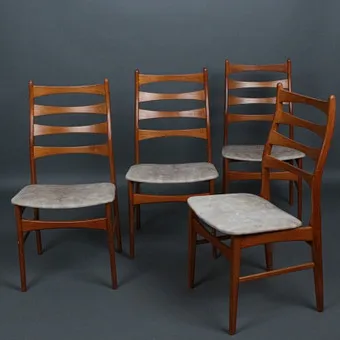 أربعة كراسي Mid Century بظهر مشرّح/كراسي طعام من السبعينيات، الدنمارك