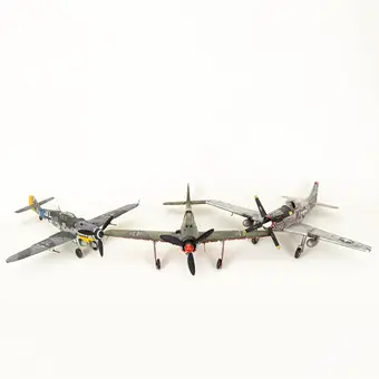 21st Century Toys, tri plastična zrakoplova, 2000-ih (3).
